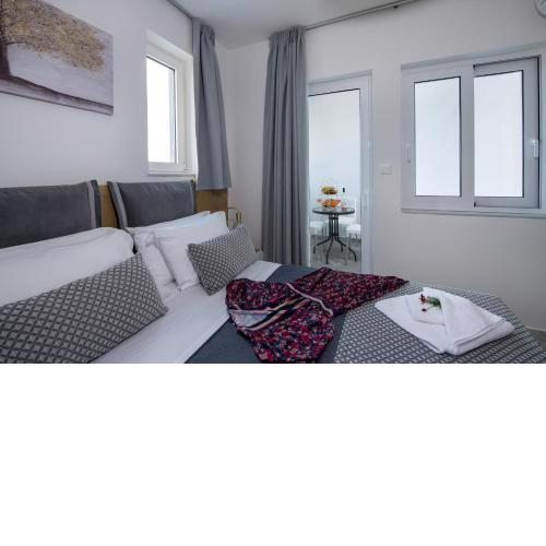 Deluxe City Hotel