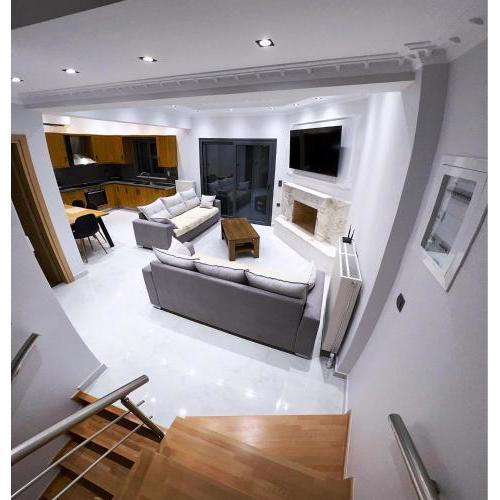 Deluxe furnished apartment (In the city center)