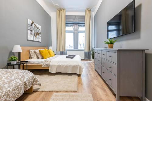 Deluxe Kazincy Apartment in the Heart of Budapest
