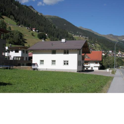 Deluxe standard spacious accommodation with balcony and garden