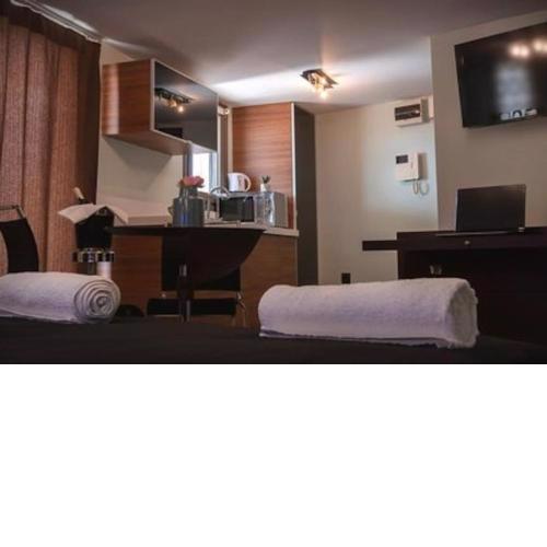 Deluxe οροφοδιαμέρισμα με υδρομασάζ κ' ταρατσόκηπο