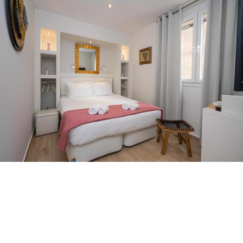 Dema's Luxury Suites
