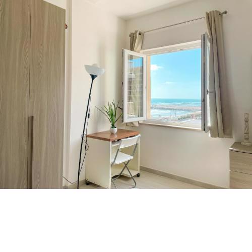 Demetra Seafront Apartment - Parking & Pool
