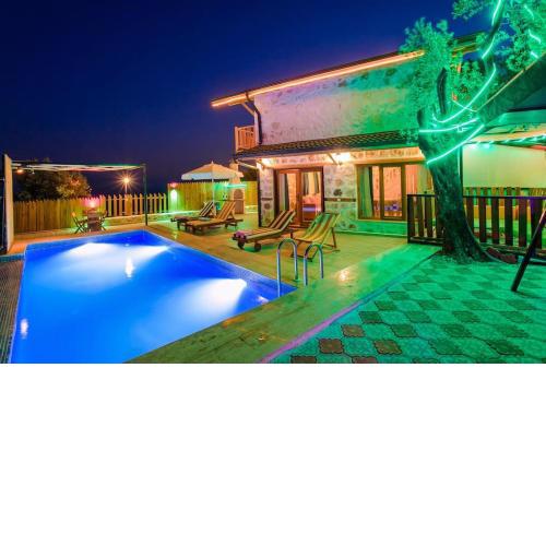 Deniz Manzaralı 2 Kişilik Lüks villa