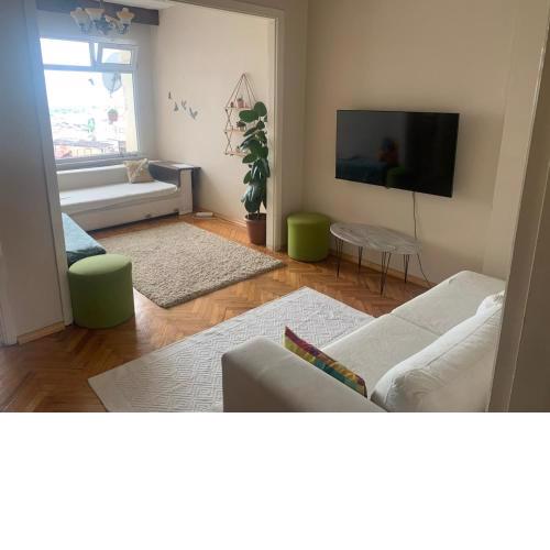 DENİZ MANZARALI GENİS KONFORLU DAİRE