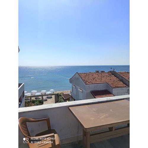 Denize sıfır 2+1 Daire (D/7)