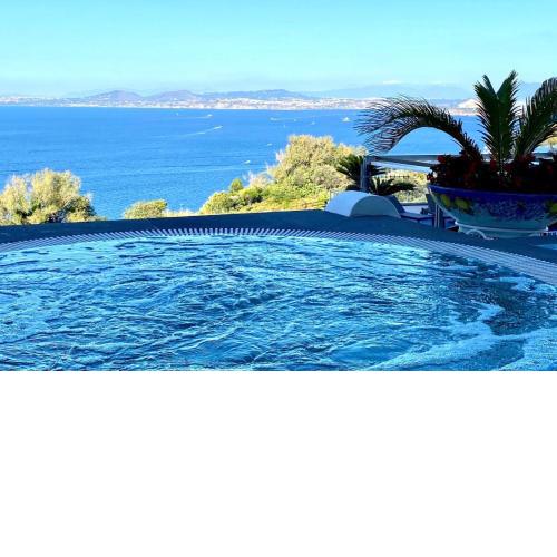 Dependance Castiglione with pool and view