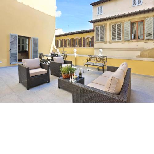 DESIGN APARTMENT in the heart of Florence-hosted by Sweetstay