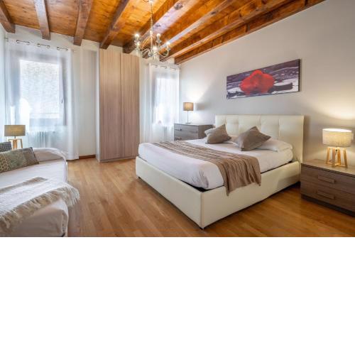 Design Palace Apartment