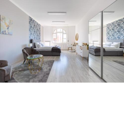 Designer Apartment on the Budapest Broadway w 2BR (Nm8B)