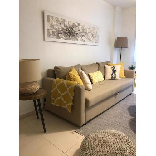 Designer's Flat - 3 Bdrm - Wifi - Best Location