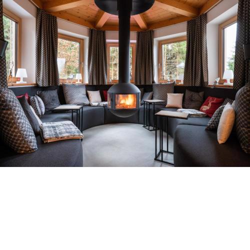 Designferienhaus Luxus Bergchalet XXL Ski In-Out Snow Space Wagrain Flachau