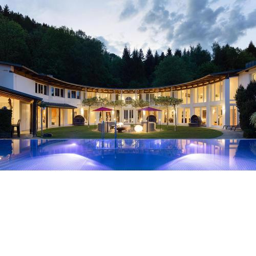 Designferienhaus Privat Villa+ Pool+ Park+ Sport