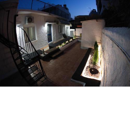 Detached house 1km from Acropolis Filopappou