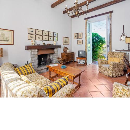 Detached house with garden on Lake Maggiore
