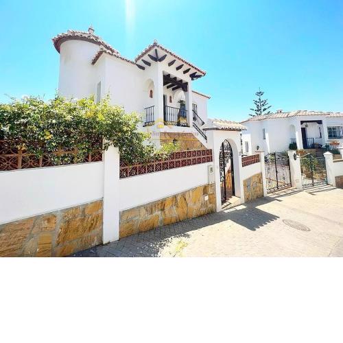 Detached Villa for Holiday Rental between Nerja & Frigiliana