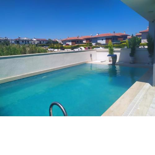 Detached Villa in Çeşme center