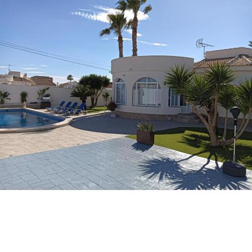 Detached Villa With Private Pool Torrevieja