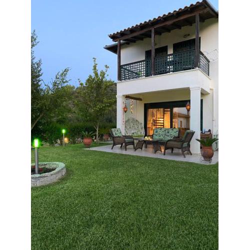 Detached Villa with Sea View