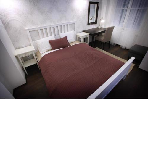 d.Five Chain Bridge Apartment