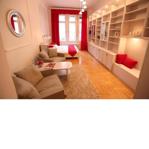 d.Five Classic Luxury Apartment