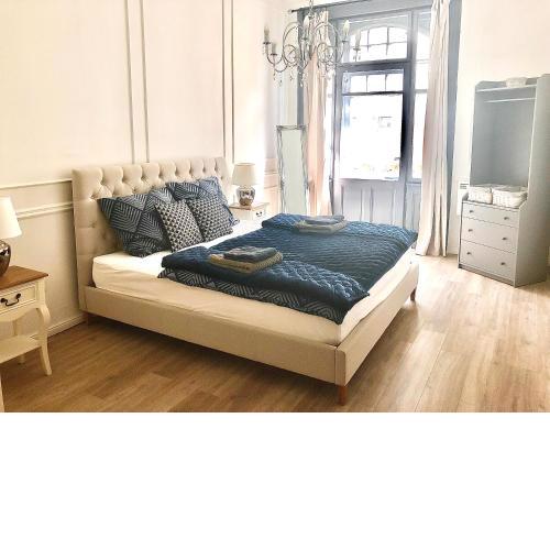 dFive New Stylish Lux Apartment at the Centre