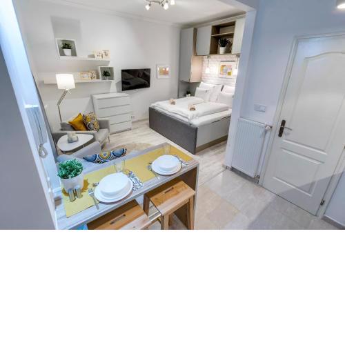 d.Five Riverside Deluxe Apartment