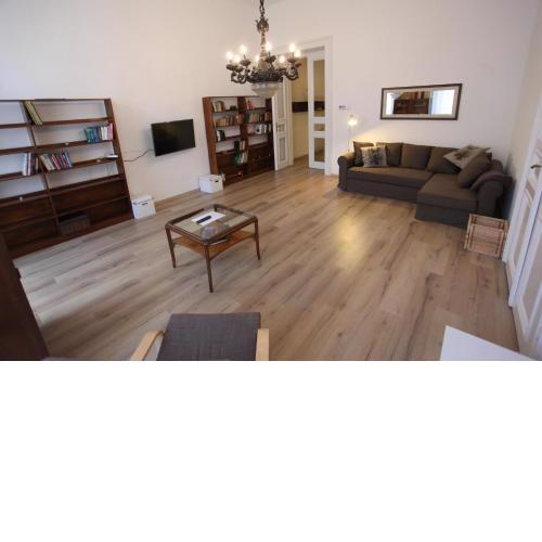 d.Five Sissy Apartment