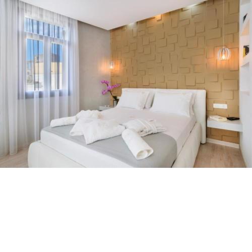 Diamond Luxury Suites
