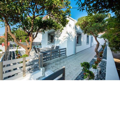 Dias Luxury Homes