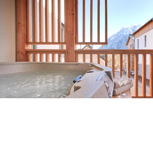 die Tauplitz Lodges - Alm Lodge A5 by AA Holiday Homes