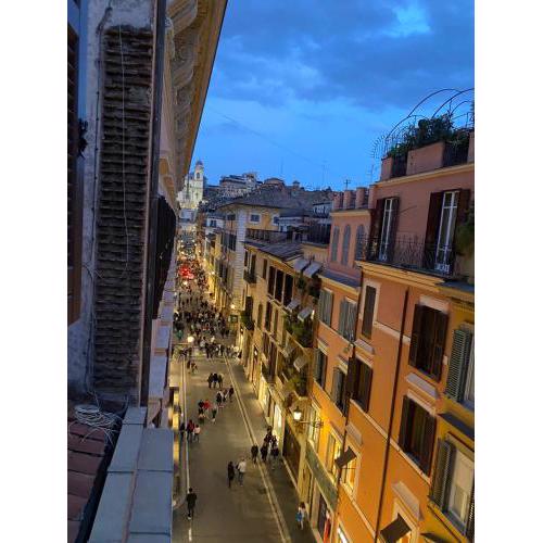 DIECI at Spanish Step - Belsiana Luxury Apartment