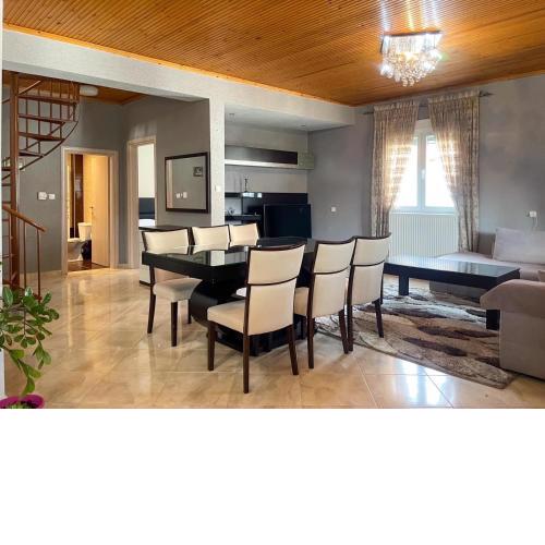Dimosthenis house