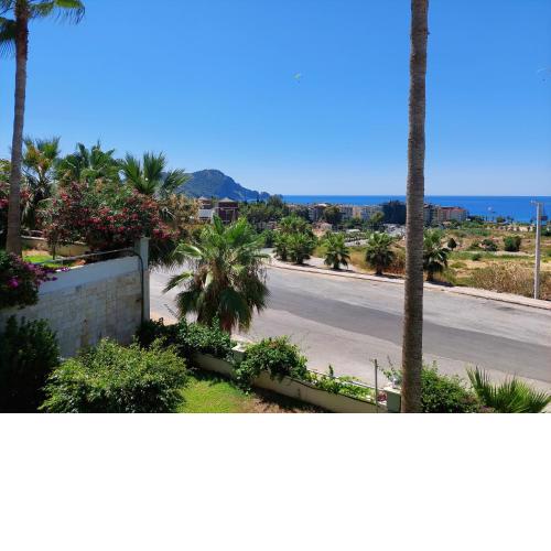 Dinek mahallesi,Eski Antalya yplu cad.,Uygun Cleopatra 3 Sitesi no:59 Blok:E daire:2