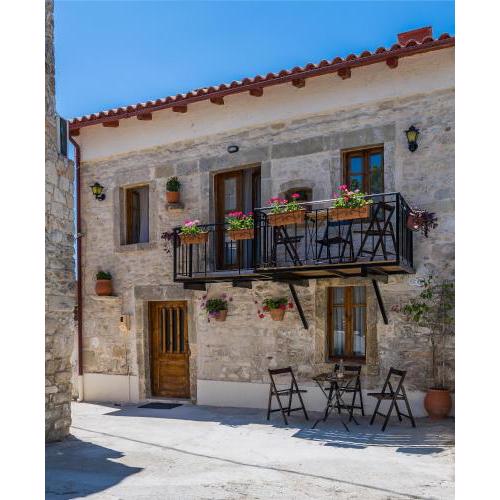 Diogenis House traditional vacation family place