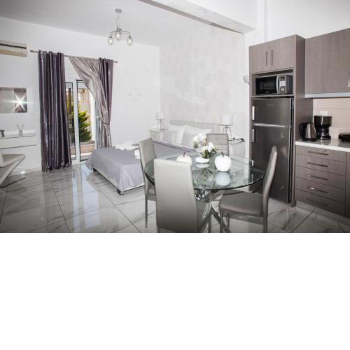 Diogenis Luxury Apartment Sea View