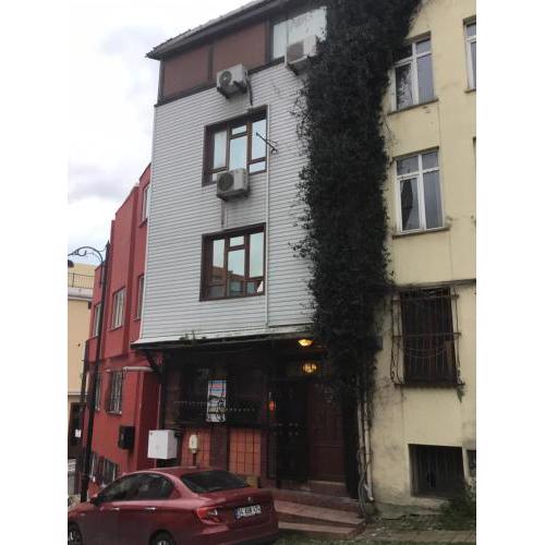 Divan Wooden Guesthouse