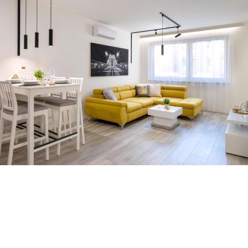 Divat Apartments - Central Smart Homes