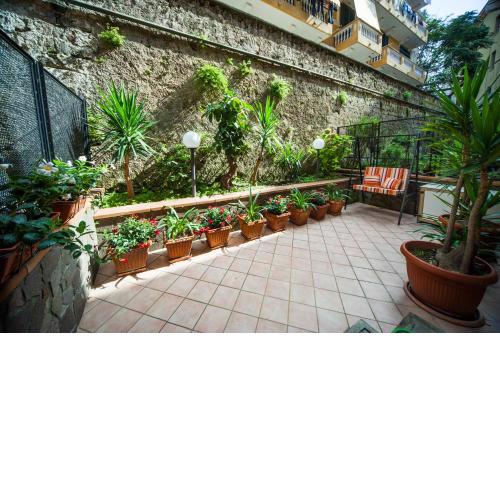 Divina Costa Salerno
