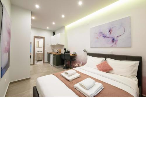 DK Mini Studio White Tower