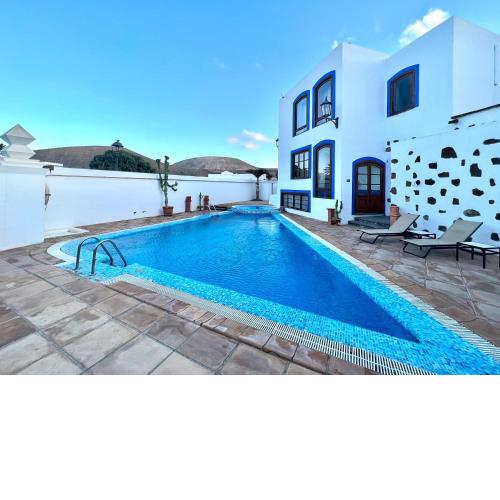 Doble clásica con desayuno, Wifi gratis, bonita piscina en Yaiza