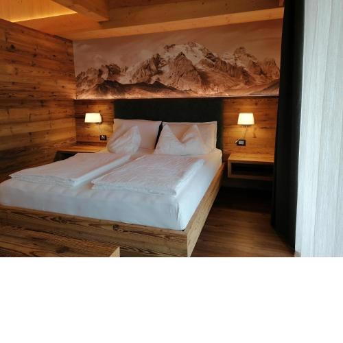 DOLOMITES B&B - Suites, Apartments and SPA
