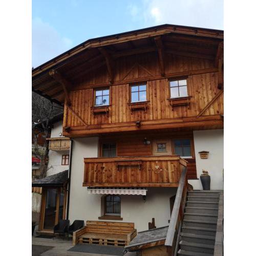 DoloMitic Tobià. Appartamento per vacanze attive.