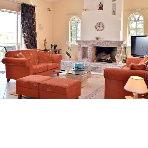 Domelia's Luxury Apartment near Airport & beach