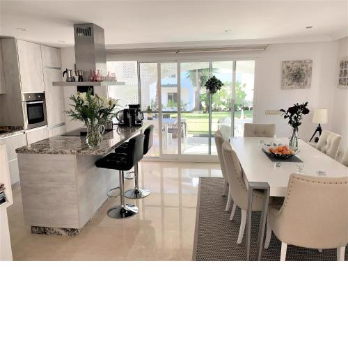 Dominion Beach Apartment Estepona