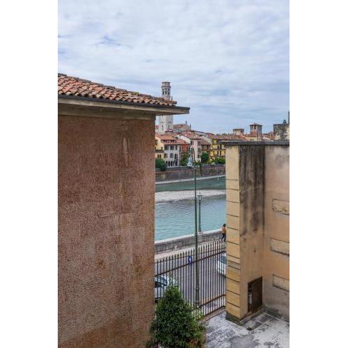 Domus Athesis al Teatro Romano