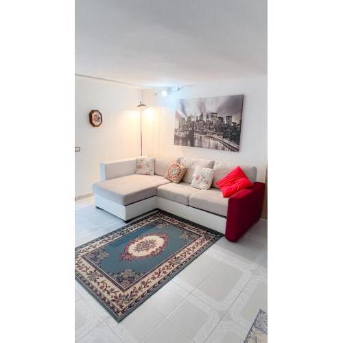 Domus Aurea - Appartamento intero ed indipendente con giardino