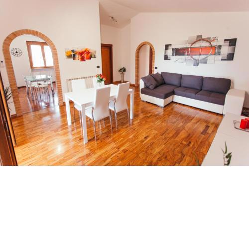 Domus Leonardo-Private Free Parking