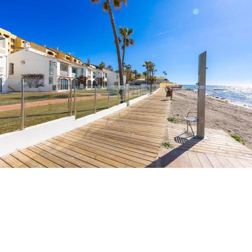 Doña Lola Beachfront Studio