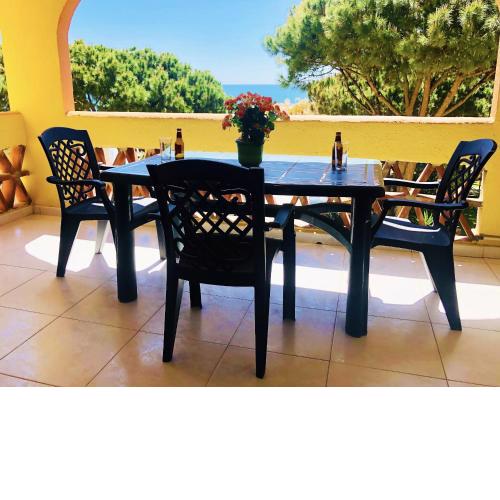 Dona Lola Martha - Spacious 3 bedroom apartment with partial sea views